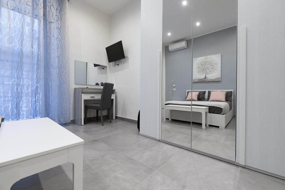 Dante Square Apartment in Naples