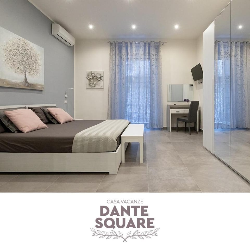 Dante Square Apartment in Naples