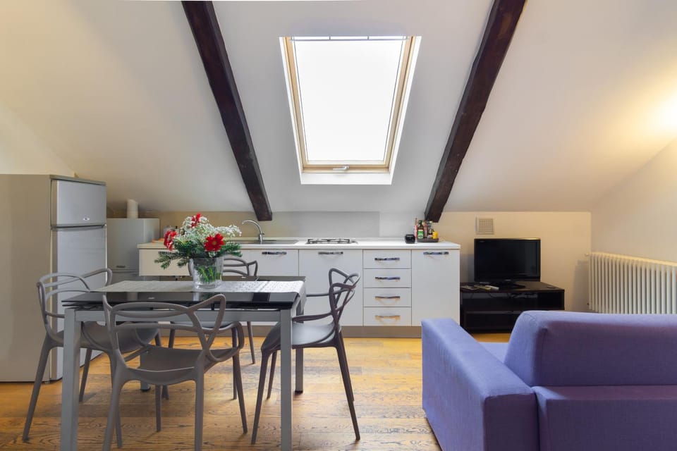 TV and multimedia, Kitchen or kitchenette, Living room, Dining area