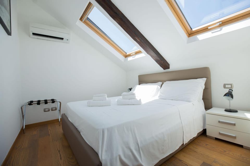 Bed, Photo of the whole room, Bedroom, towels, air conditioner