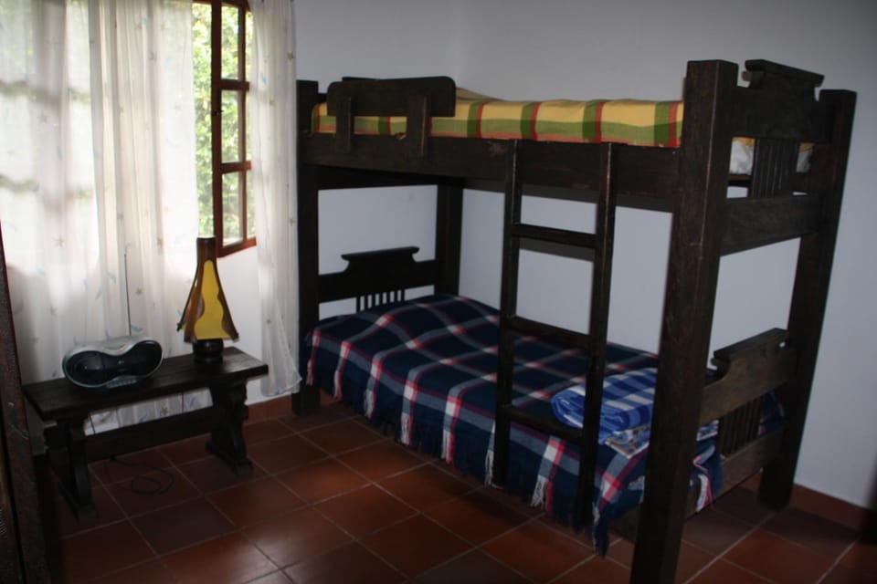 Bedroom, bunk bed