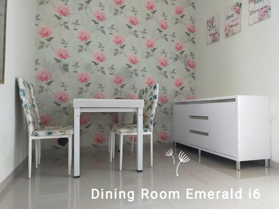 Full House Emerald Villa i6 2 BR Near JTP 3 Villa in Batu