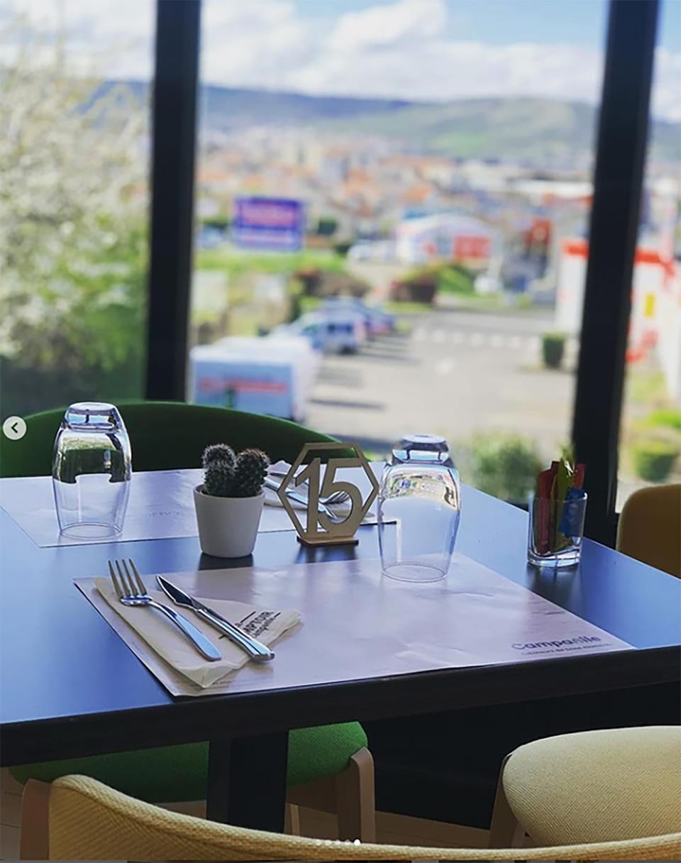 Restaurant/places to eat, Food and drinks, Dining area, Food, Dinner