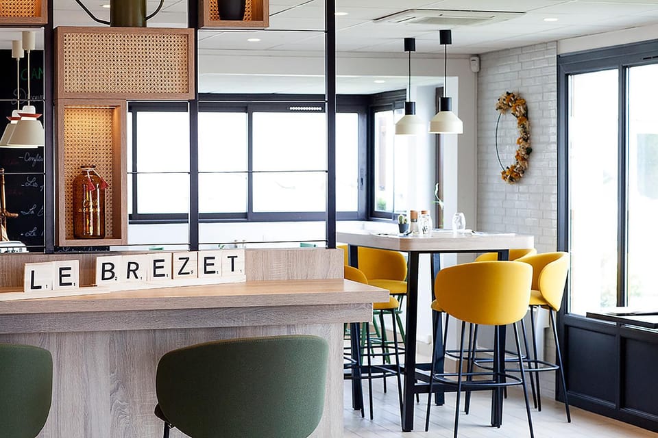 Restaurant/places to eat, Lounge or bar, Food and drinks, Dining area, Guests, Dinner