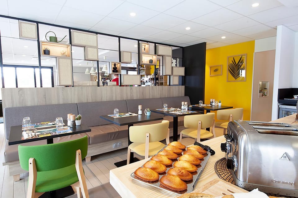 Restaurant/places to eat, Food and drinks, Decorative detail, Food, Breakfast, Continental breakfast, Buffet breakfast