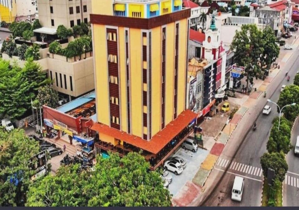 Property building, View (from property/room), Street view