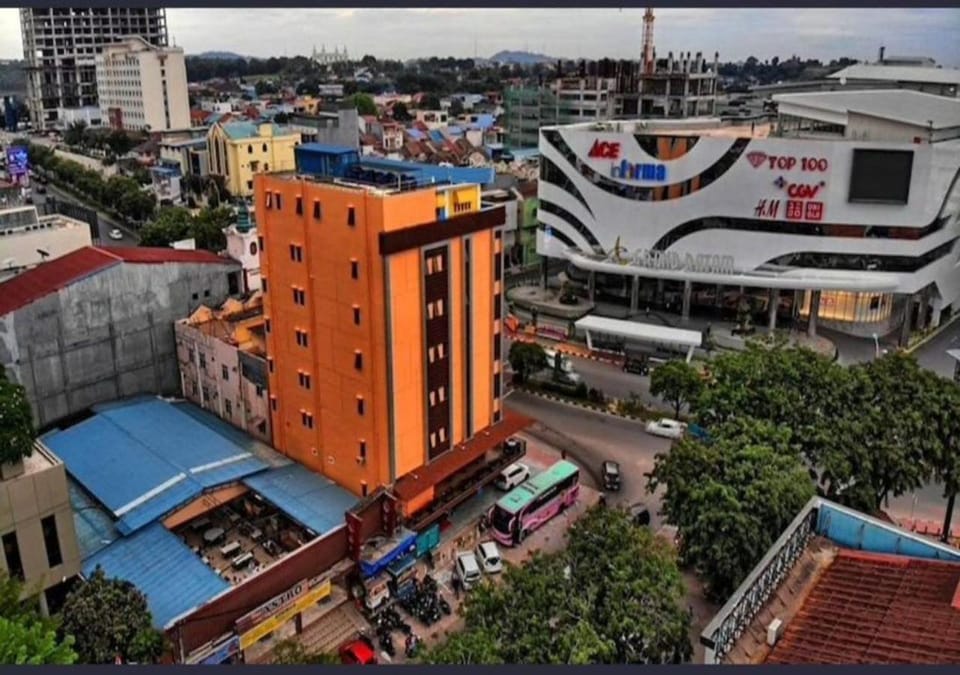 Property building, View (from property/room), Street view