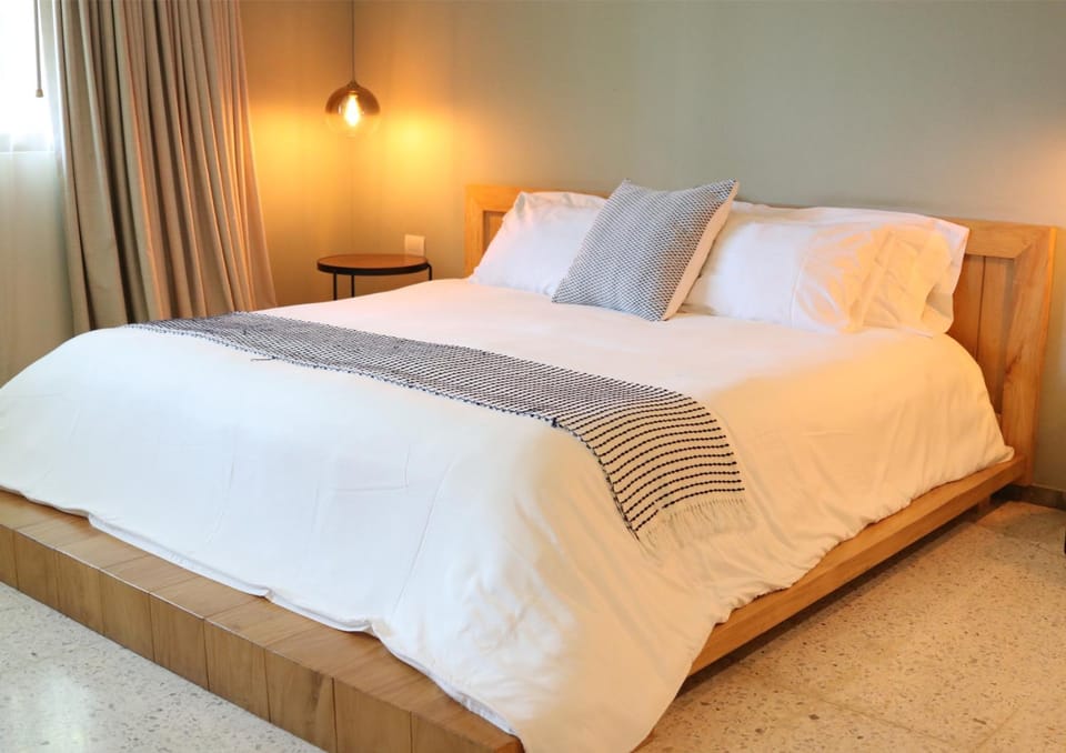 Bed, Photo of the whole room, acessibility