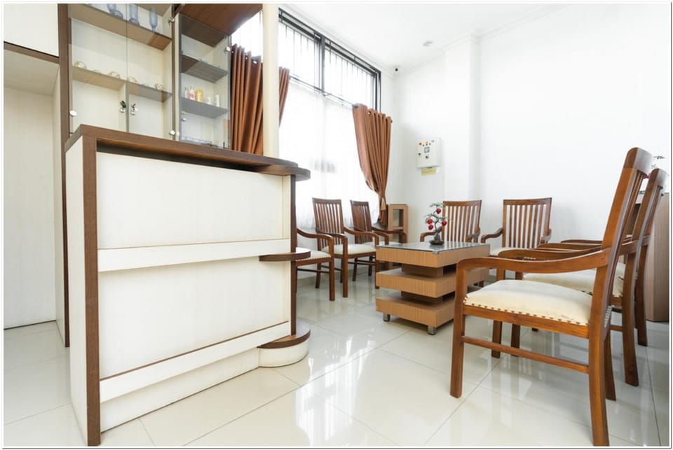 Property building, Facade/entrance, Area and facilities