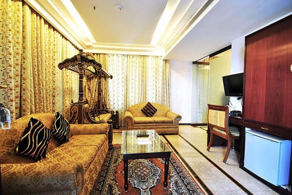 Hotel Zeeras Hotel in Varanasi