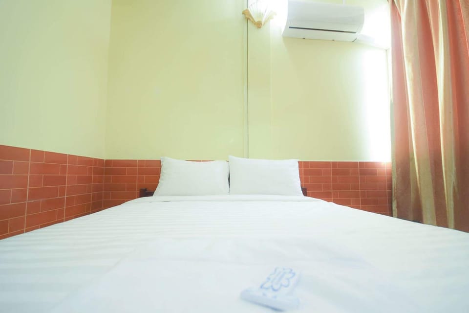 Bed, Bedroom, air conditioner