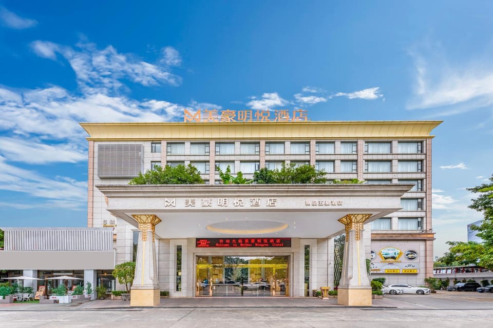 Property building, Day