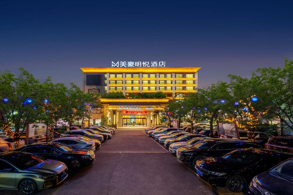 Property building, Night