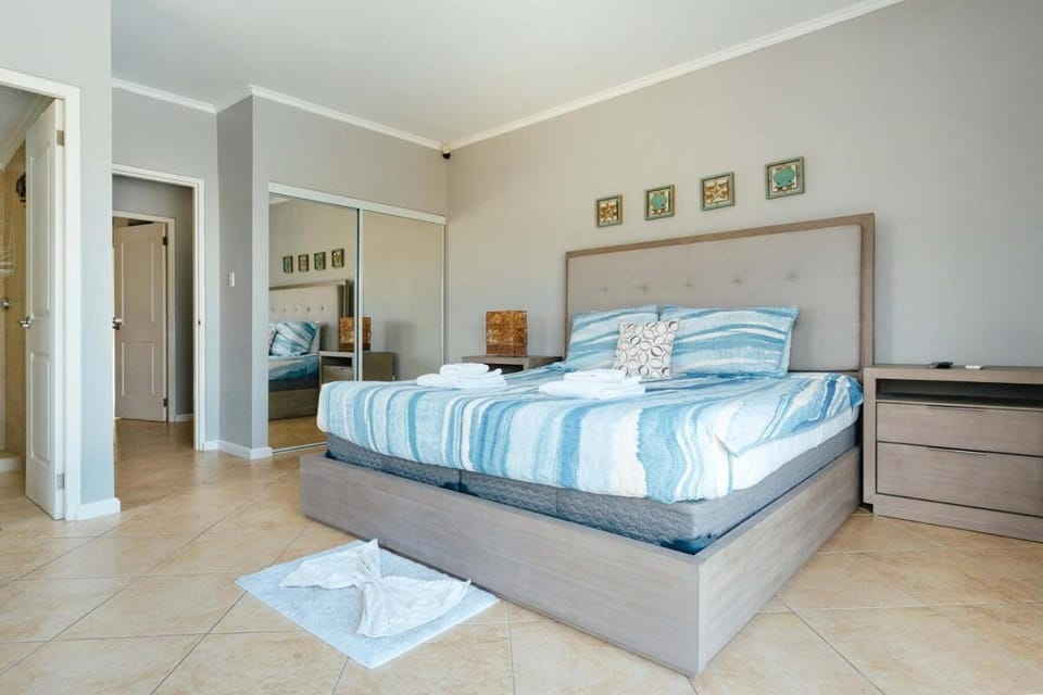 NICE HOUSE WITH PRIVATE POOL IN GOLD COAST House in Noord