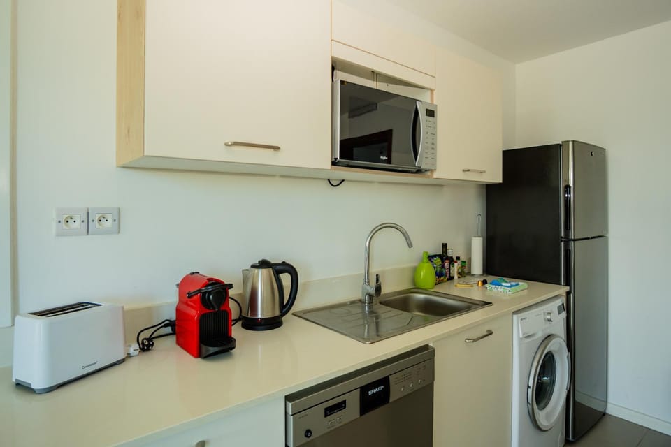 Coffee/tea facilities, dishwasher, washing machine, kitchen