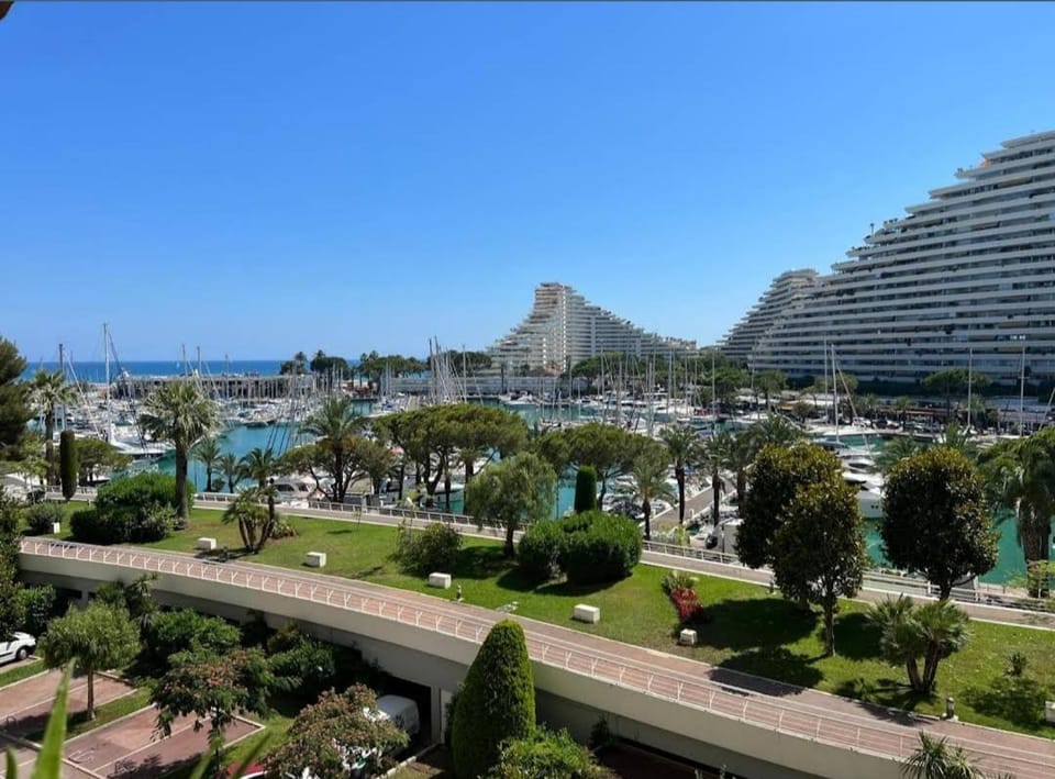 Studio Rez de jardin Marina baie des Anges Apartment in Villeneuve-Loubet