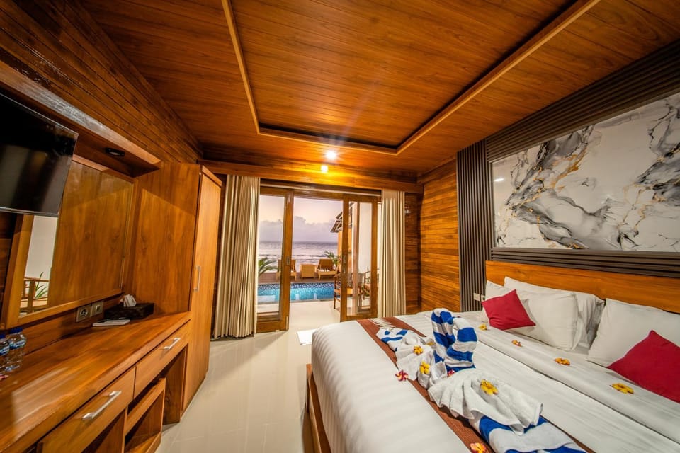 TV and multimedia, Bedroom, Pool view