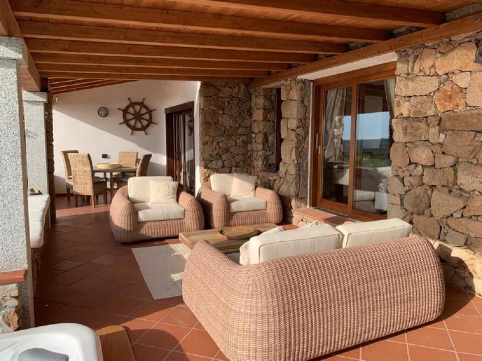 Patio, BBQ facilities, Balcony/Terrace