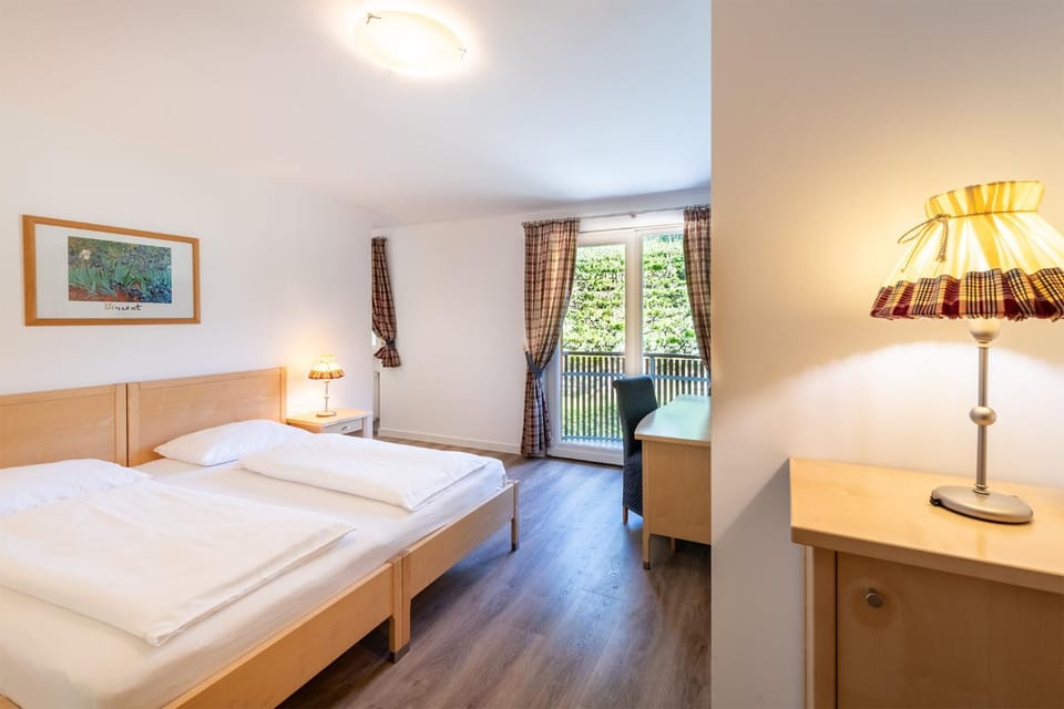 Bed, Photo of the whole room