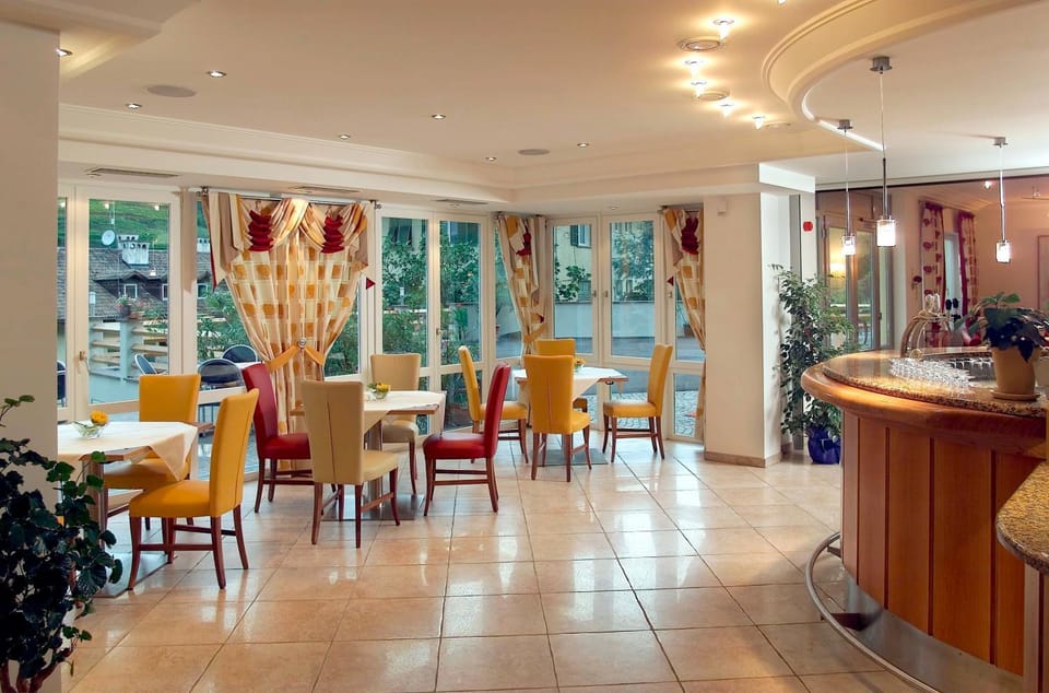 Lounge or bar, Seating area