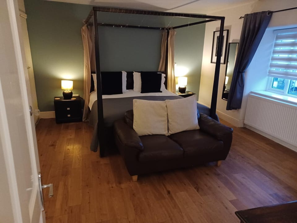 The Red Lion Bed and Breakfast in North Devon District