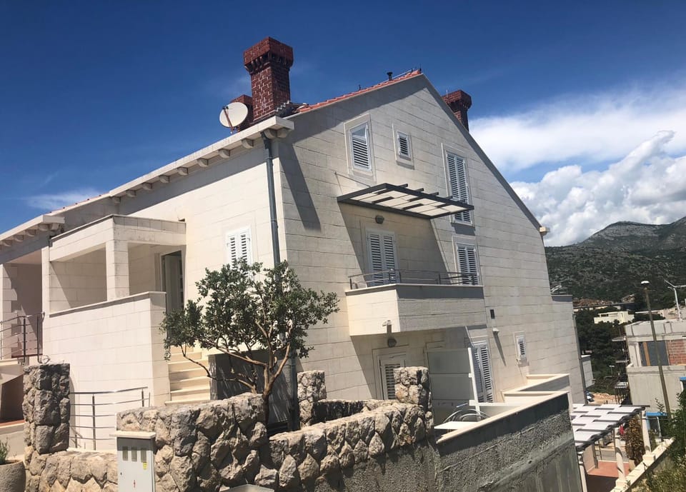 Property building, View (from property/room), Balcony/Terrace