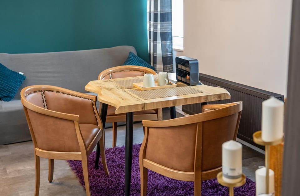 Living room, Seating area, Dining area