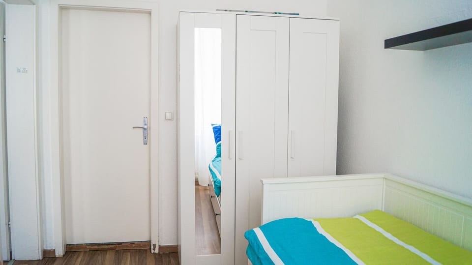 Property building, Bed, Bathroom, Bedroom