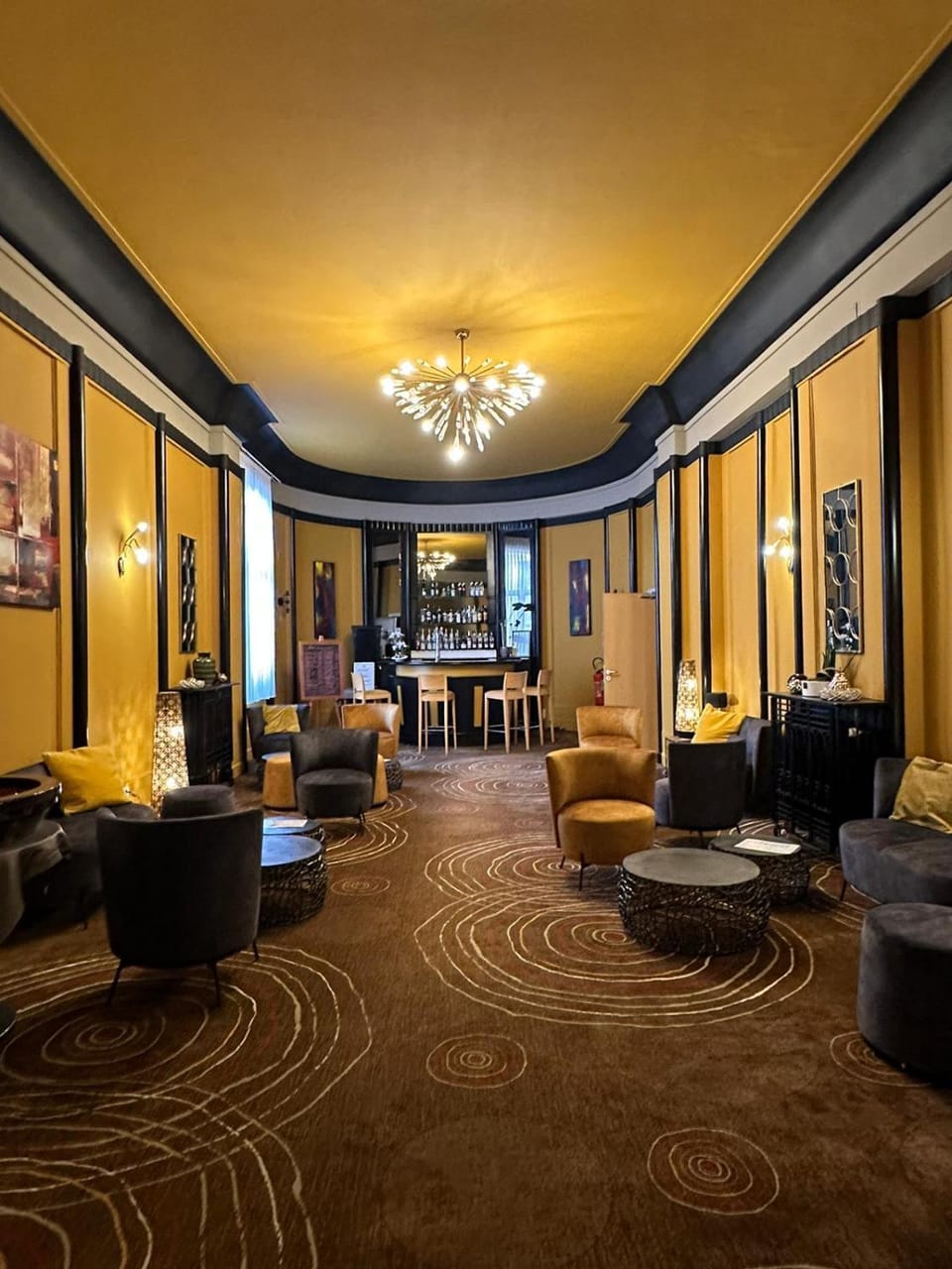 Lounge or bar