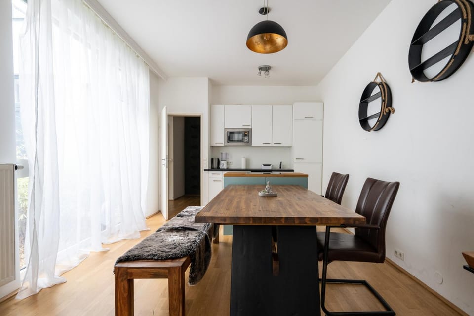 Kitchen or kitchenette, Seating area, Dining area, minibar