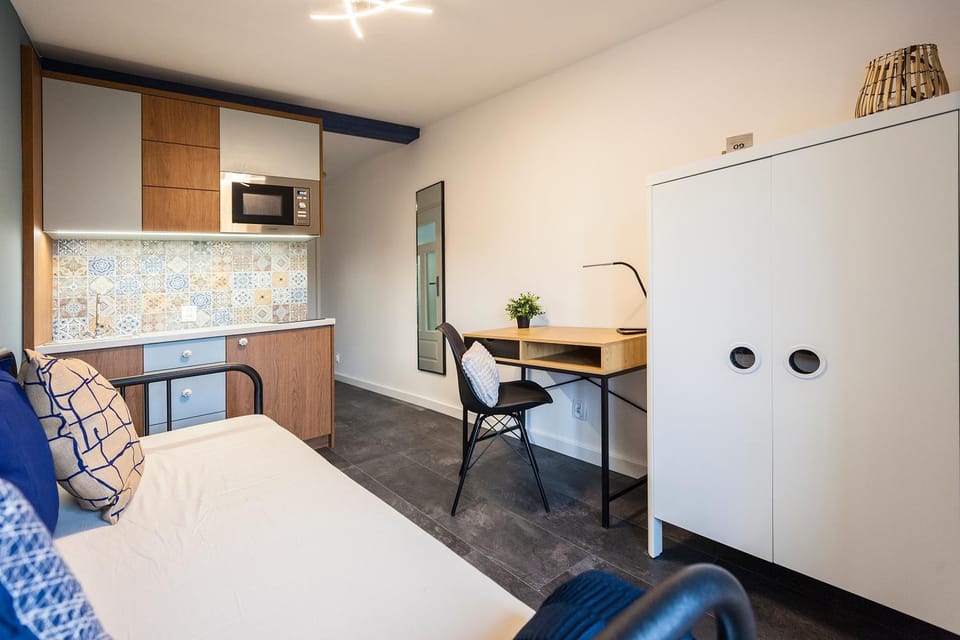 Kitchen or kitchenette, Photo of the whole room, Seating area