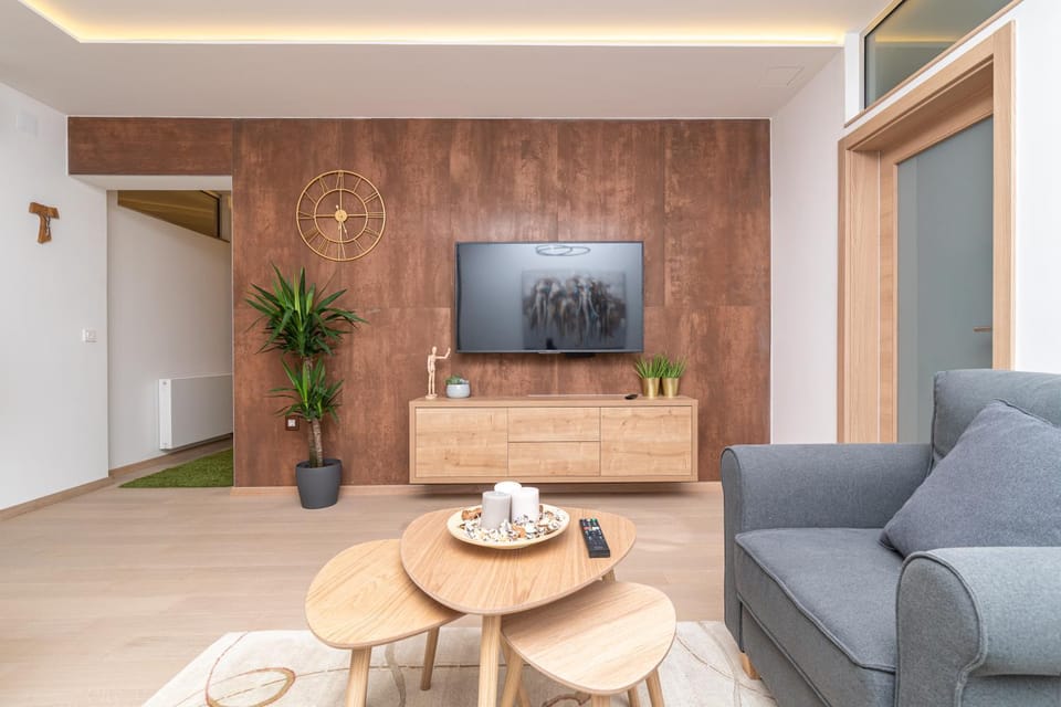TV and multimedia, Seating area, Evening entertainment
