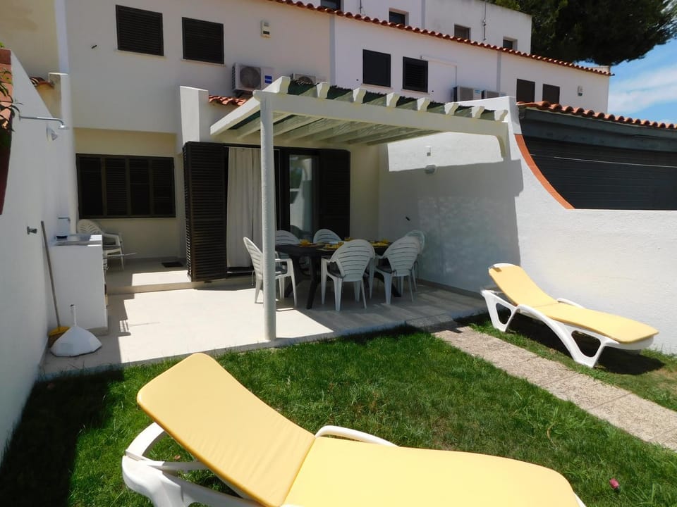 Off site, Garden