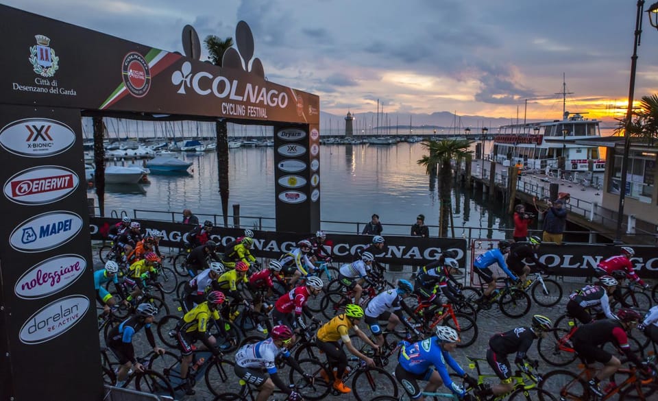 Cycling, Sunrise, group of guests