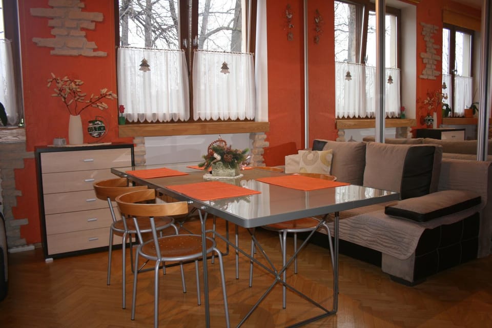 Living room, Dining area