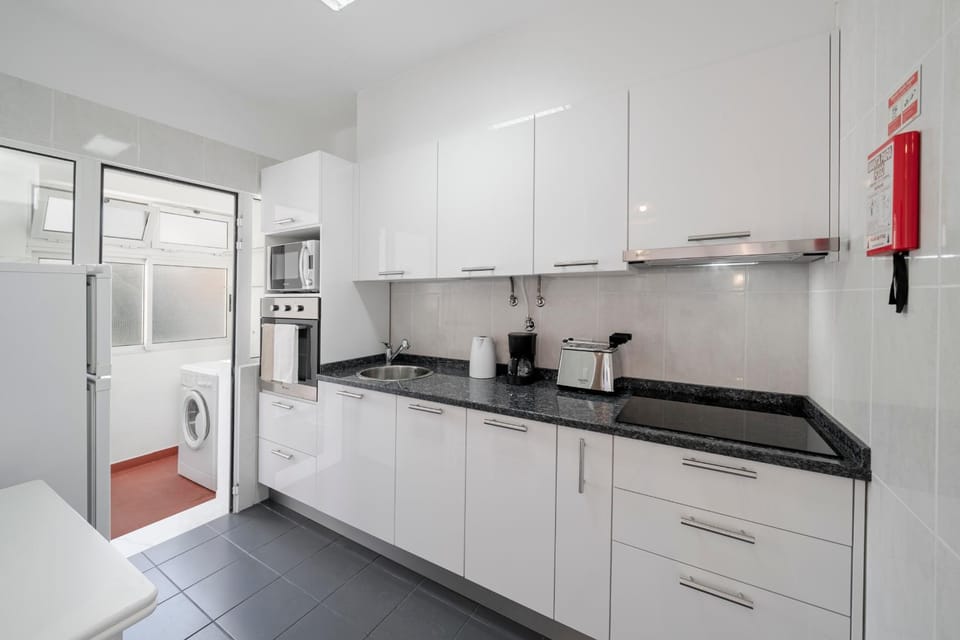 Coffee/tea facilities, Kitchen or kitchenette, Dining area