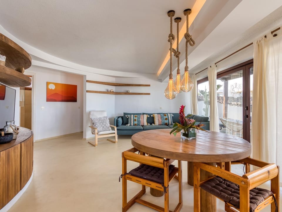 Kitchen or kitchenette, Living room