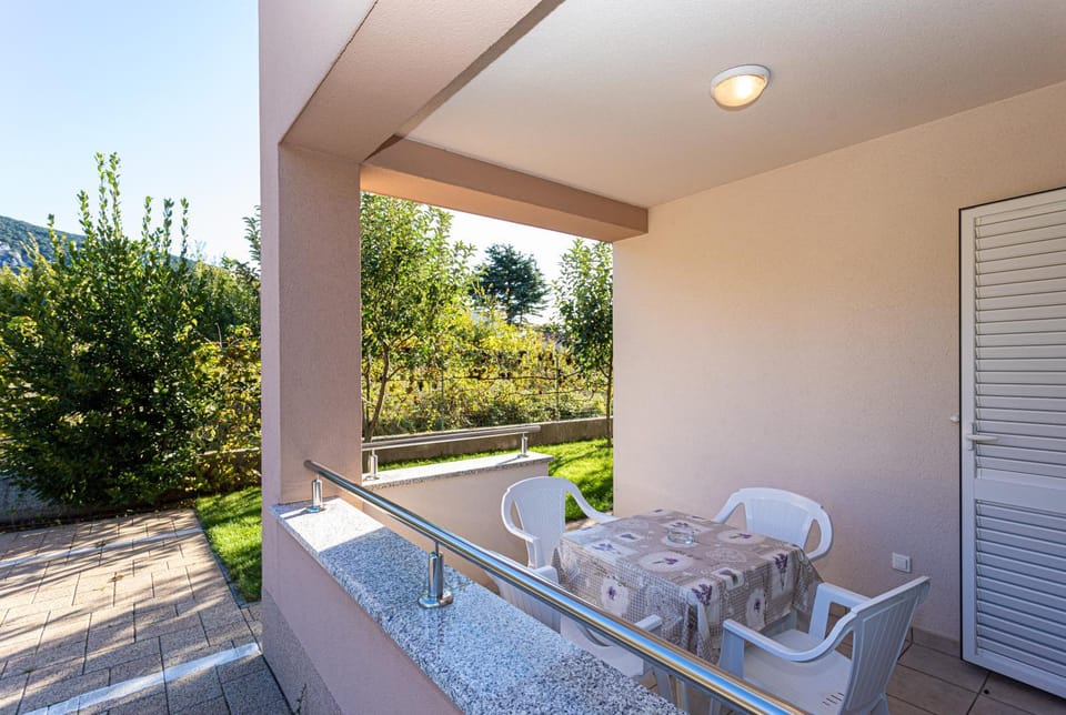 Day, Balcony/Terrace, Seating area