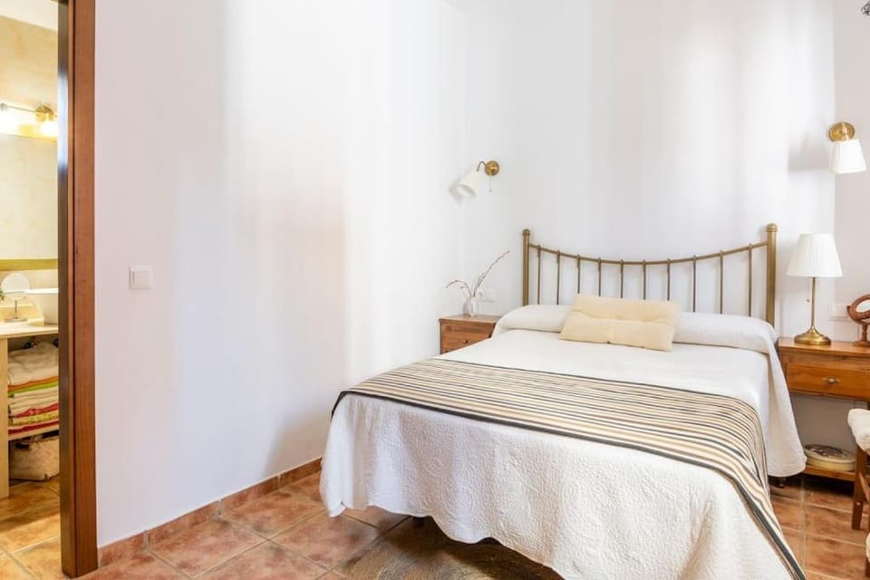 Higuera Santa Ana Country House in Sierra de Cádiz