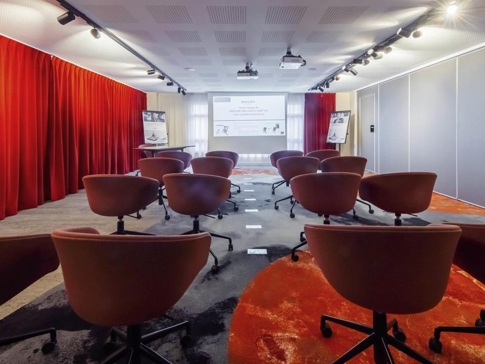 Meeting/conference room