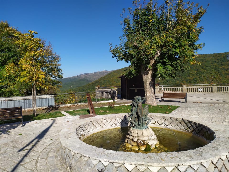 Nearby landmark, Neighbourhood, Natural landscape