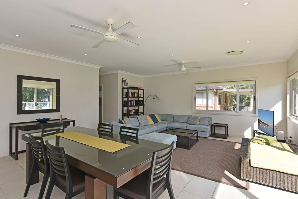 Wangi Lakehouse House in Lake Macquarie