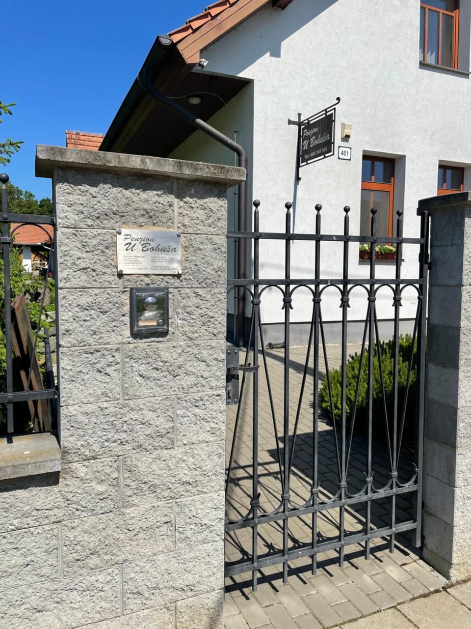 Property building, Facade/entrance, Property logo or sign