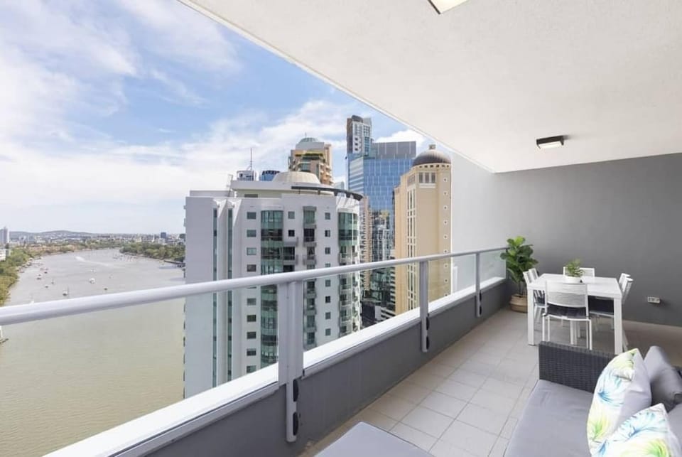 Balcony/Terrace, River view