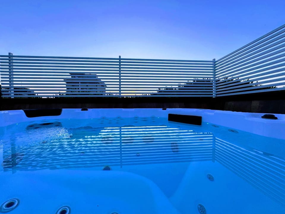 Hot Tub, Pool view, Swimming pool, Swimming pool