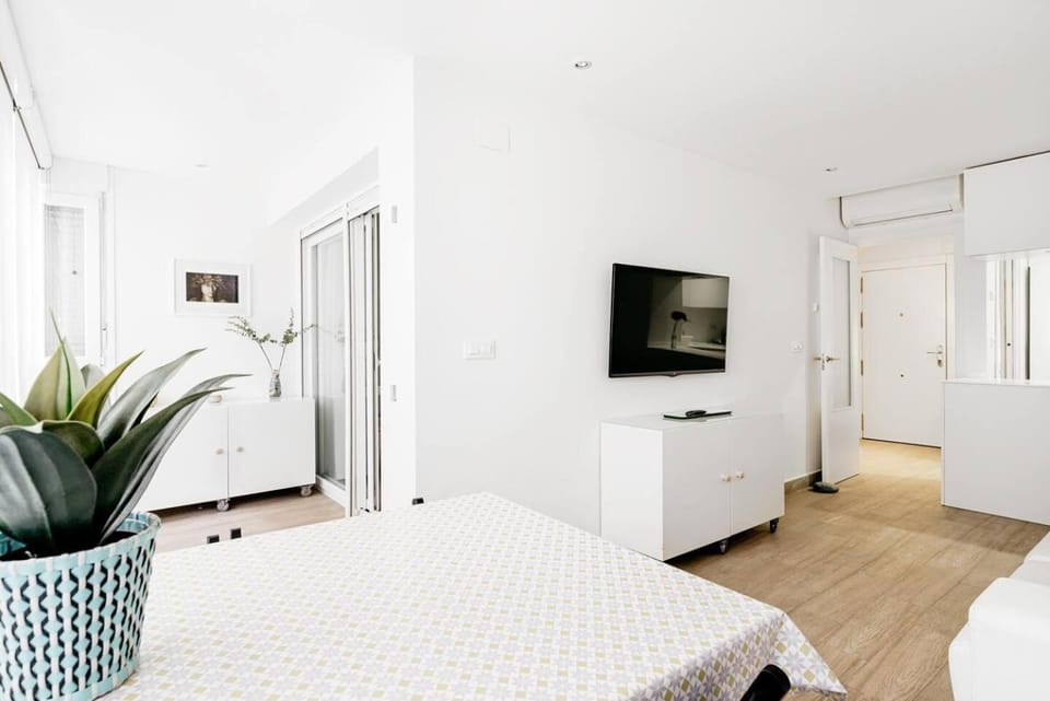TV and multimedia, Living room, Photo of the whole room, Seating area