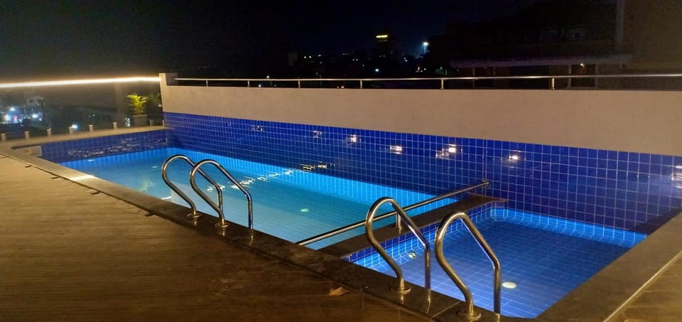 Swimming pool, Swimming pool
