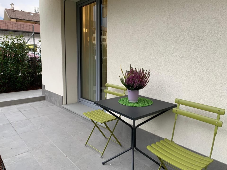 Facade/entrance, Balcony/Terrace