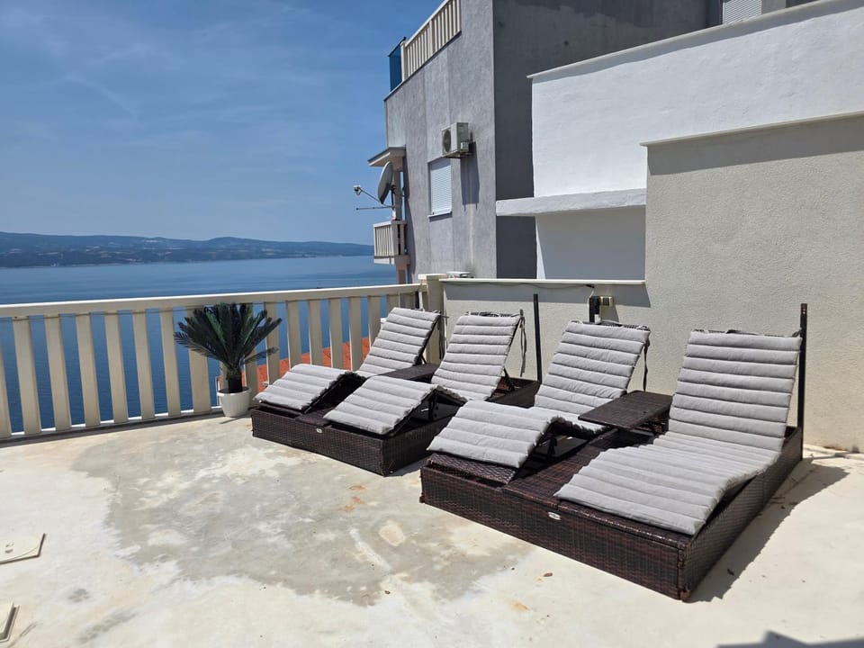 Emi Villa Newly renovated villa 20 people House in Split-Dalmatia County