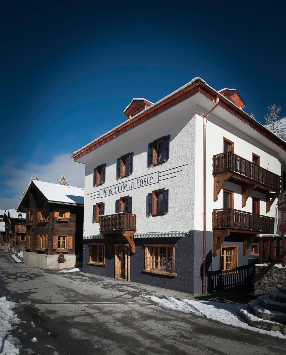 Property building, Facade/entrance